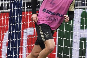 3377 sports官网-阿贾克斯训练开放日；赛前强势反弹引欢呼；欧冠在即；数据趋势出现新变化