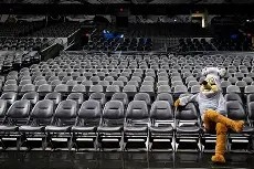 3377体育投注平台-风云突变圣安东尼奥马刺冲刺阶段刷新队史纪录，中超版图或变，球迷炸锅，年轻球员得到机会